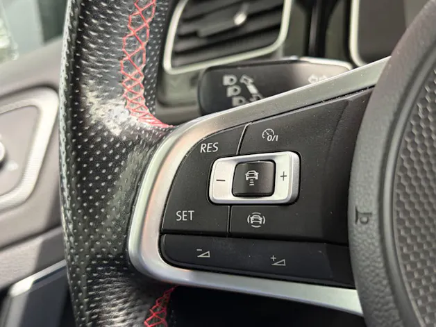 VW Golf 2.0 TSI GTI TCR DSG