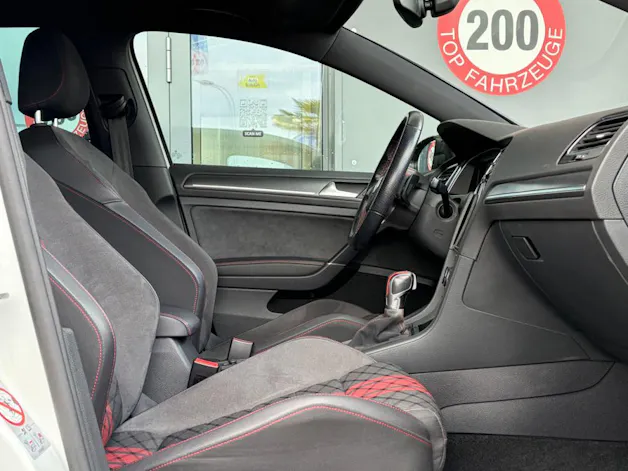 VW Golf 2.0 TSI GTI TCR DSG