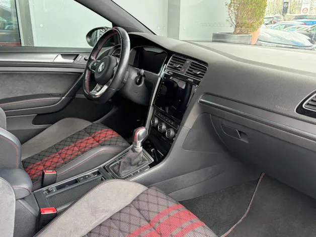 VW Golf 2.0 TSI GTI TCR DSG