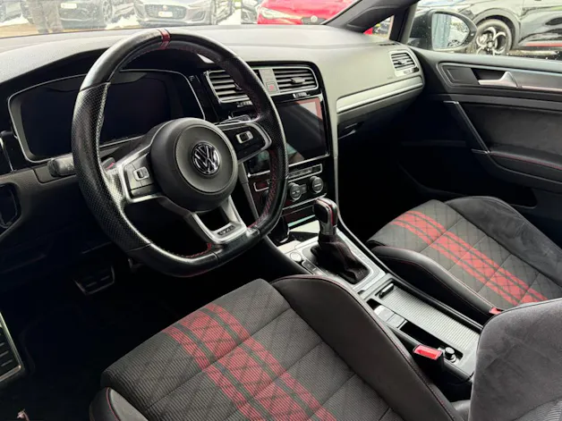 VW Golf 2.0 TSI GTI TCR DSG