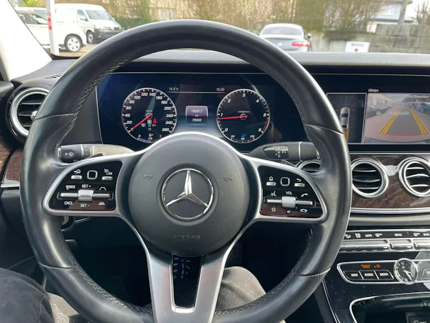 MERCEDES-BENZ E 220 d Avantgarde 9G-Tronic