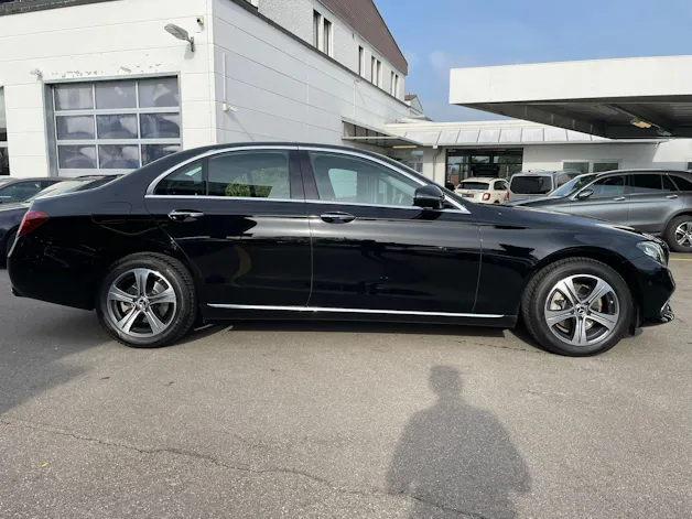 MERCEDES-BENZ E 220 d Avantgarde 9G-Tronic