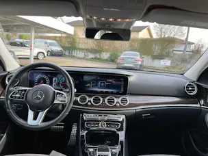 MERCEDES-BENZ E 220 d Avantgarde 9G-Tronic