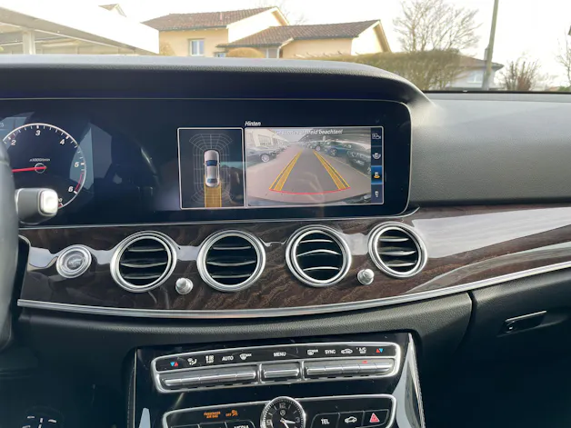 MERCEDES-BENZ E 220 d Avantgarde 9G-Tronic