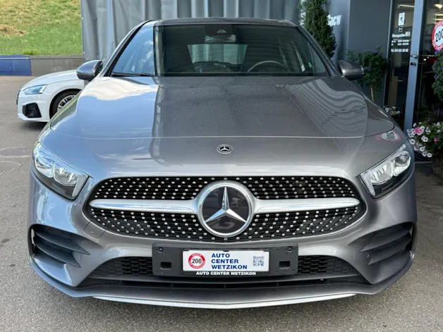 MERCEDES-BENZ A 200 AMG Line