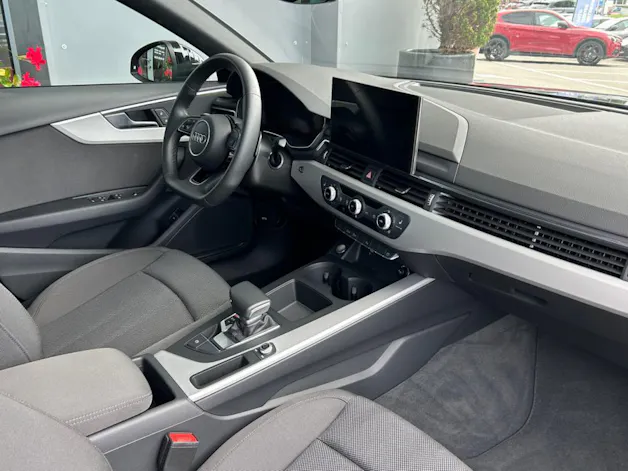 AUDI A4 Limousine 30 TDi S line