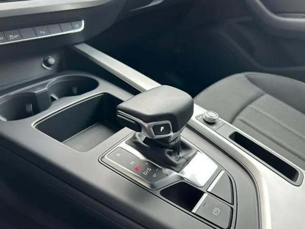 AUDI A4 Limousine 30 TDi S line