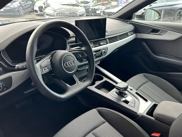 AUDI A4 Limousine 30 TDi S line