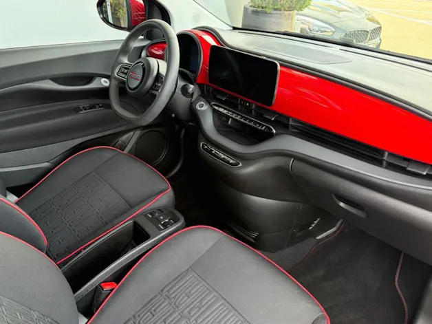 FIAT 500 electric 87 kW Red