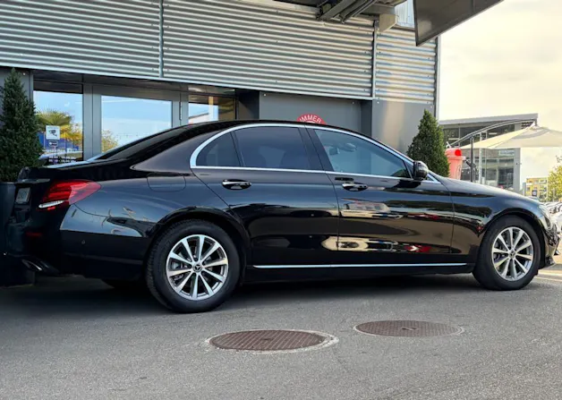 MERCEDES-BENZ E 200 Avantgarde 4Matic 9G-Tronic