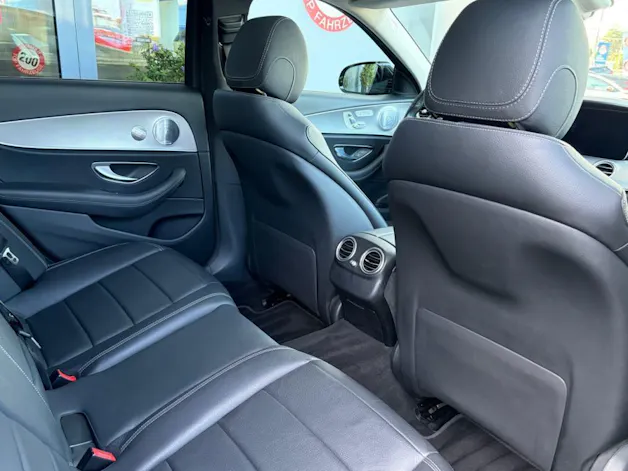 MERCEDES-BENZ E 200 Avantgarde 4Matic 9G-Tronic