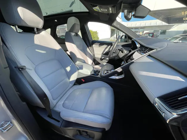 Jaguar E-Pace 2.0 P250 R-Dynamic AWD SE