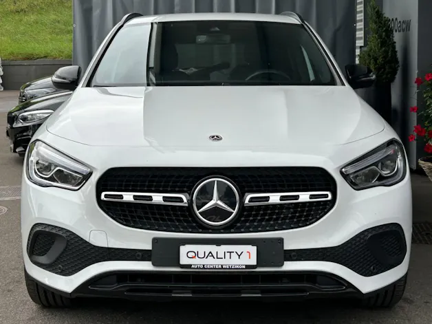 MERCEDES-BENZ GLA 200 4Matic Progressive 8G-DCT