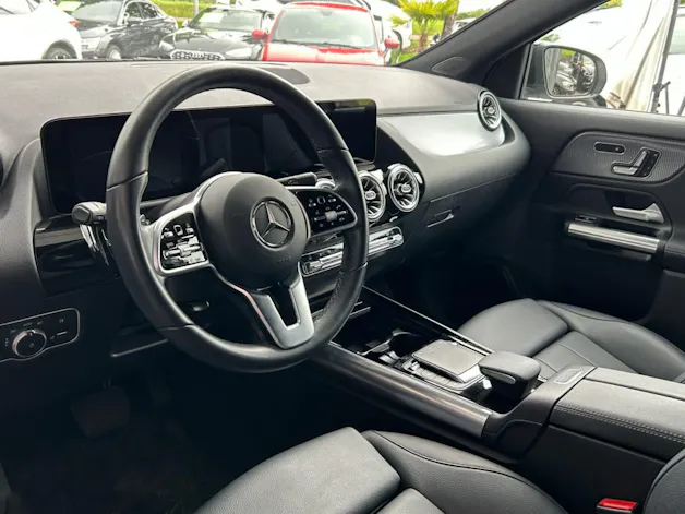 MERCEDES-BENZ GLA 200 4Matic Progressive 8G-DCT