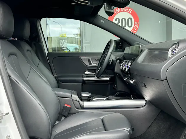 MERCEDES-BENZ GLA 200 4Matic Progressive 8G-DCT
