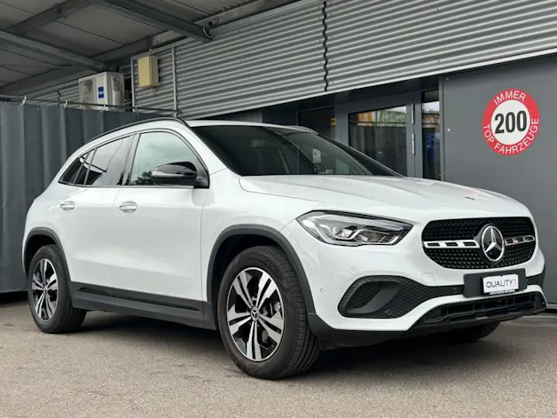 MERCEDES-BENZ GLA 200 4Matic Progressive 8G-DCT