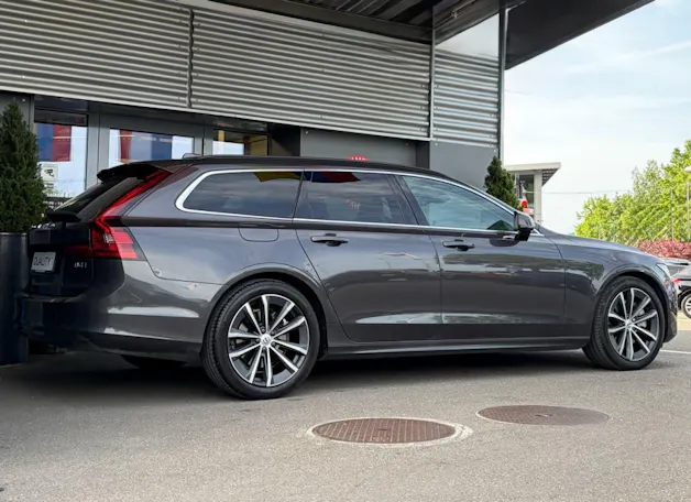 VOLVO V90 B4 Diesel Mild-Hybrid Momentum AWD