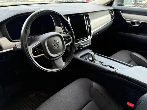 VOLVO V90 B4 Diesel Mild-Hybrid Momentum AWD