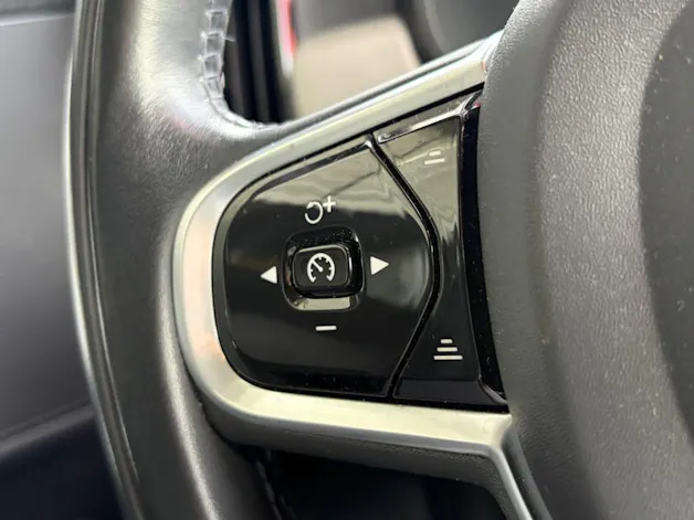 VOLVO V90 B4 Diesel Mild-Hybrid Momentum AWD