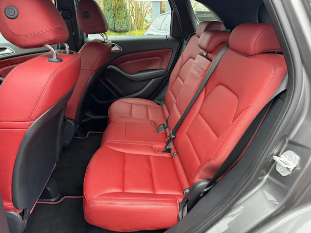 MERCEDES-BENZ B 220 CDI Swiss Star Edition AMG Line 4Matic