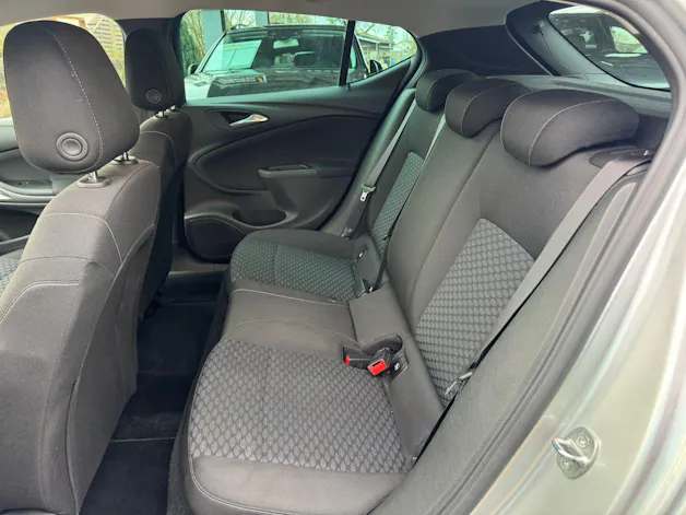 OPEL Astra 1.2i Turbo Edition