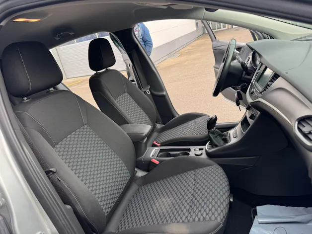 OPEL Astra 1.2i Turbo Edition