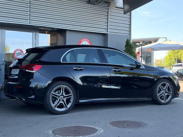 MERCEDES-BENZ A 200 AMG Line