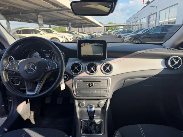 MERCEDES-BENZ CLA 200 Urban