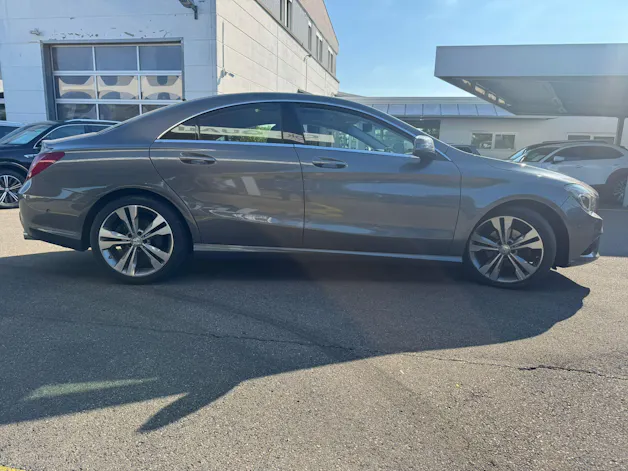MERCEDES-BENZ CLA 200 Urban