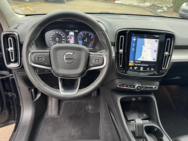 VOLVO XC40 T5 AWD Momentum Geartronic