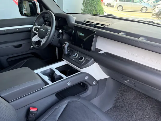 Land Rover Defender 90 3.0 D I6 200 S