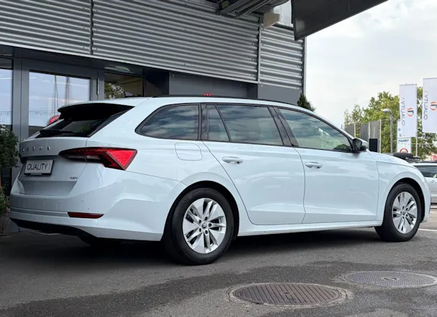 SKODA Octavia Combi 2.0 TDI DSG Ambition
