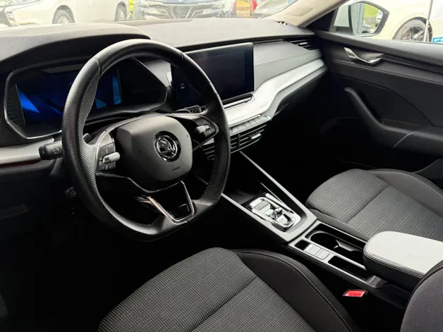 SKODA Octavia Combi 2.0 TDI DSG Ambition
