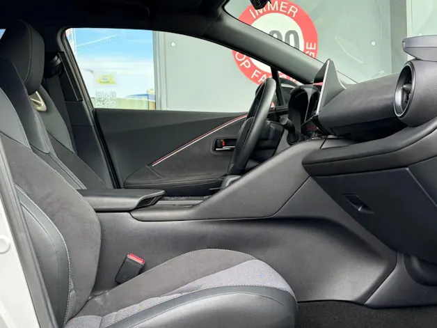 Toyota C-HR 2.0 HSD Trend 4WD