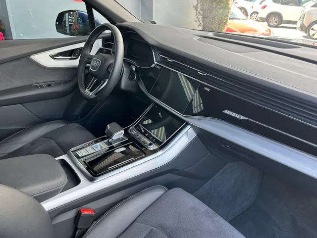 AUDI Q7 50 TDi quattro S line