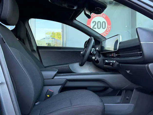HYUNDAI Ioniq 6 77kWh Amplia