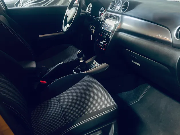 Suzuki Vitara 1.4 Boosterjet Compact + Hybrid 4x4