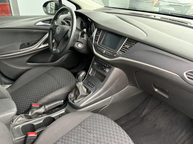 OPEL Astra Sports Tourer 1.2i Turbo Edition