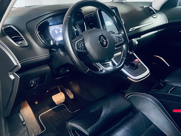 RENAULT Grand Scénic 1.3 16V Turbo Initiale Paris EDC