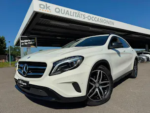 MERCEDES-BENZ GLA 200 Night Star 7G-DCT