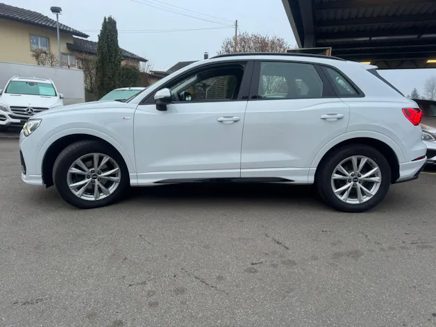AUDI Q3 35 TFSI S line Attraction S-tronic