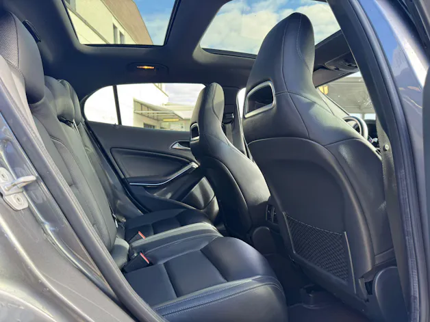 MERCEDES-BENZ GLA 250 AMG Line 4Matic 7G-DCT