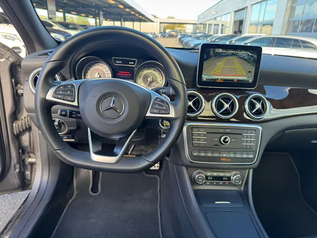 MERCEDES-BENZ GLA 250 AMG Line 4Matic 7G-DCT