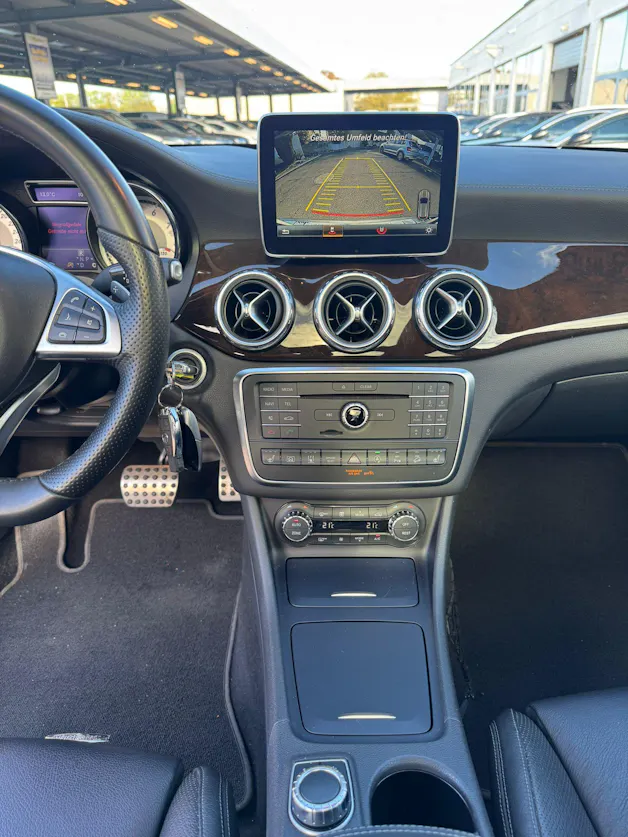 MERCEDES-BENZ GLA 250 AMG Line 4Matic 7G-DCT