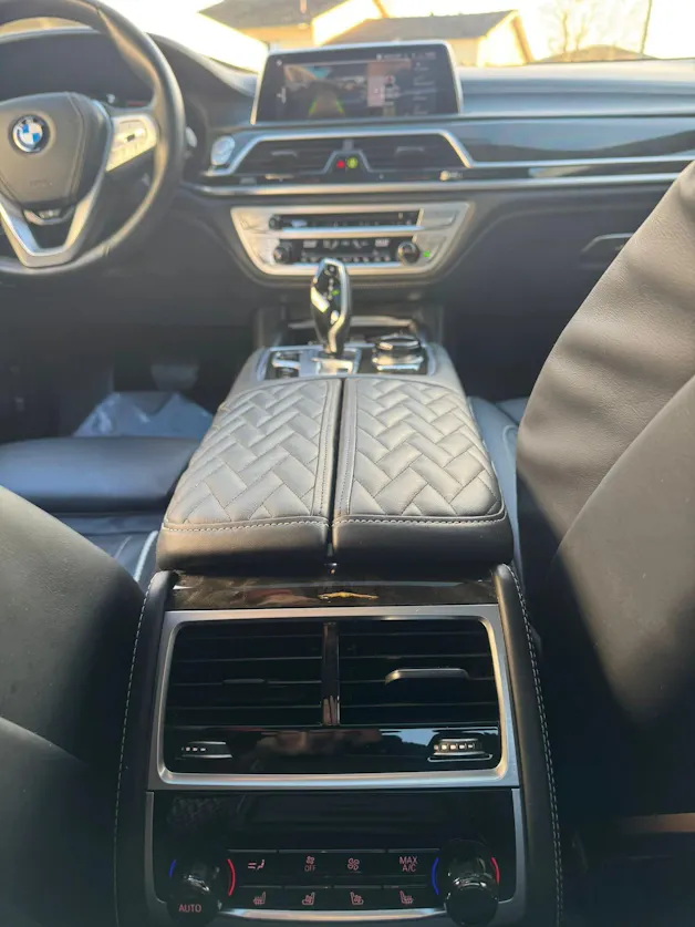 BMW 750i xDrive Steptronic