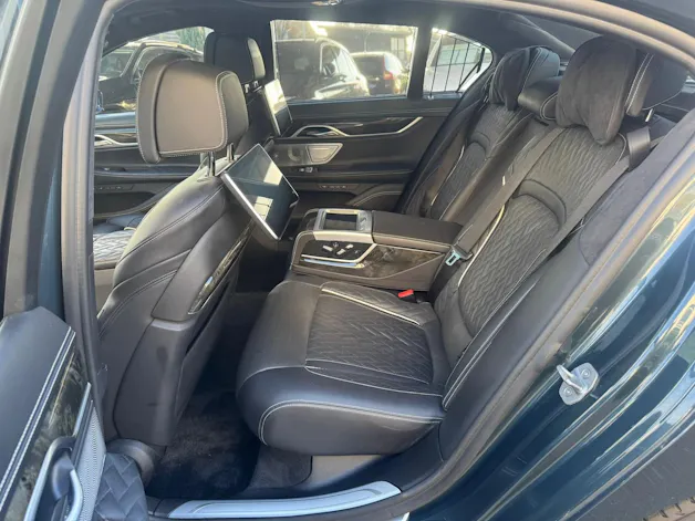 BMW 750i xDrive Steptronic