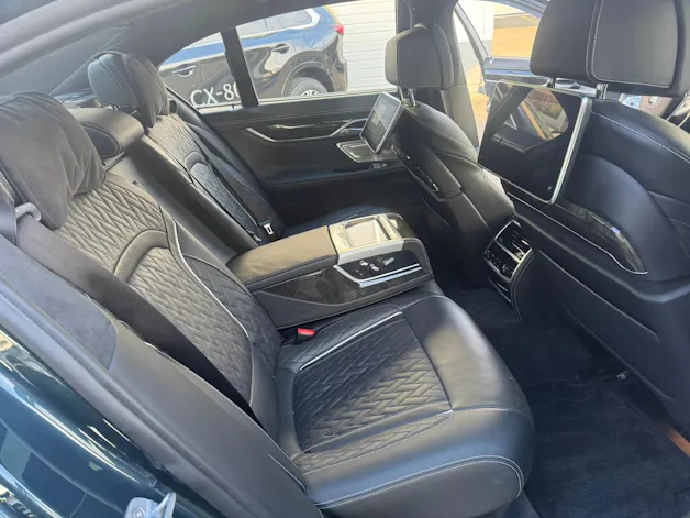BMW 750i xDrive Steptronic