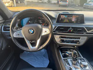 BMW 750i xDrive Steptronic