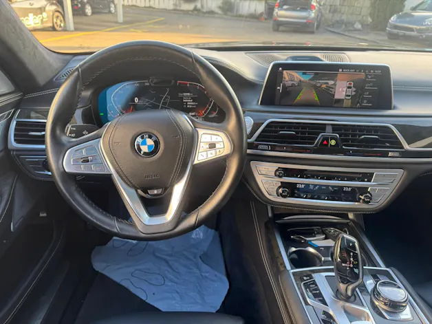 BMW 750i xDrive Steptronic