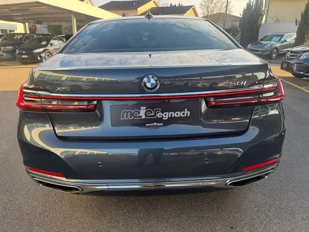 BMW 750i xDrive Steptronic